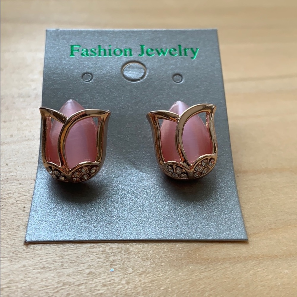Women’s stud earrings